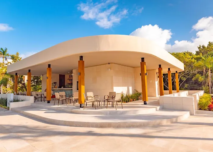 Family Selection At Grand Palladium Kantenah & 5* Akumal