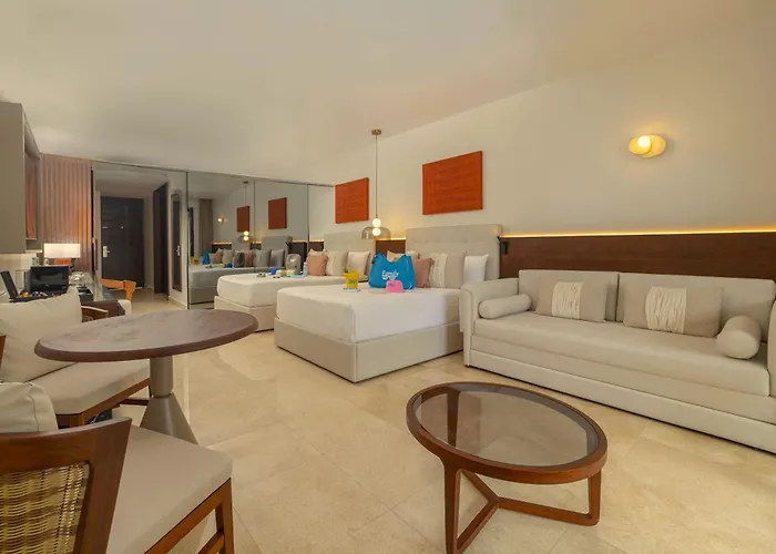 Family Selection At Grand Palladium Kantenah & 5*
