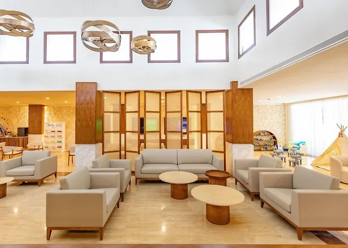 Family Selection At Grand Palladium Kantenah & 5*