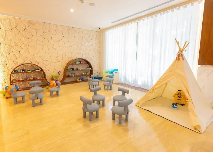 Family Selection At Grand Palladium Kantenah & 5*